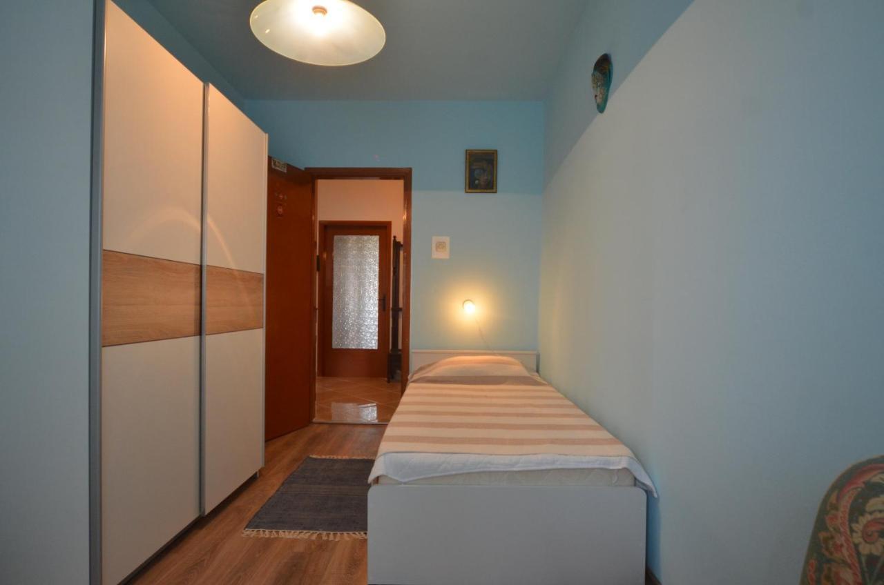 Condominium Apartment ロヴィニ エクステリア 写真