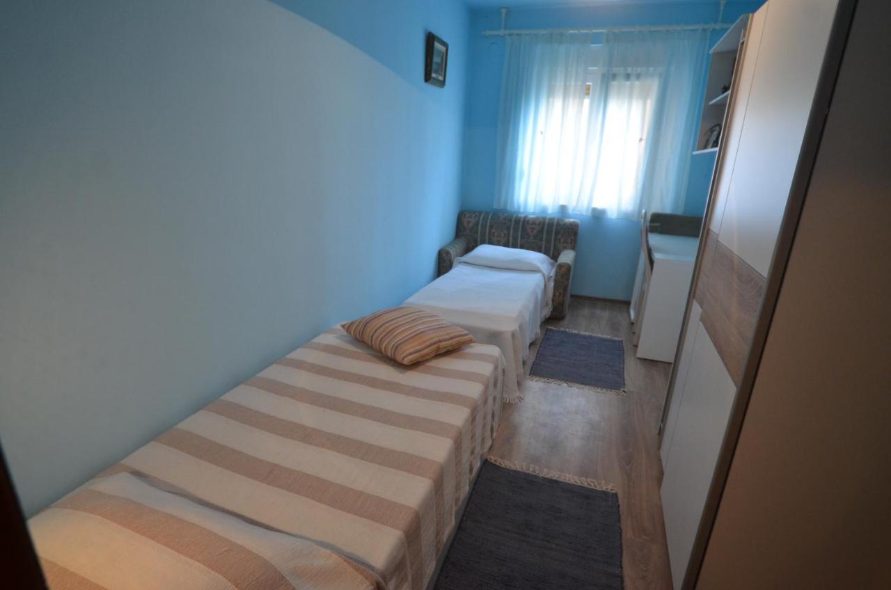 Condominium Apartment ロヴィニ エクステリア 写真